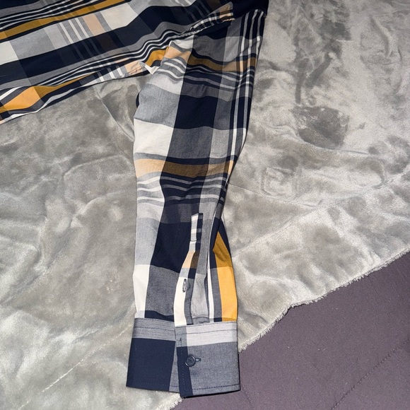 Sean John Men's Plaid Shirt in Navy, White, and Yellow - Picture 4 of 5